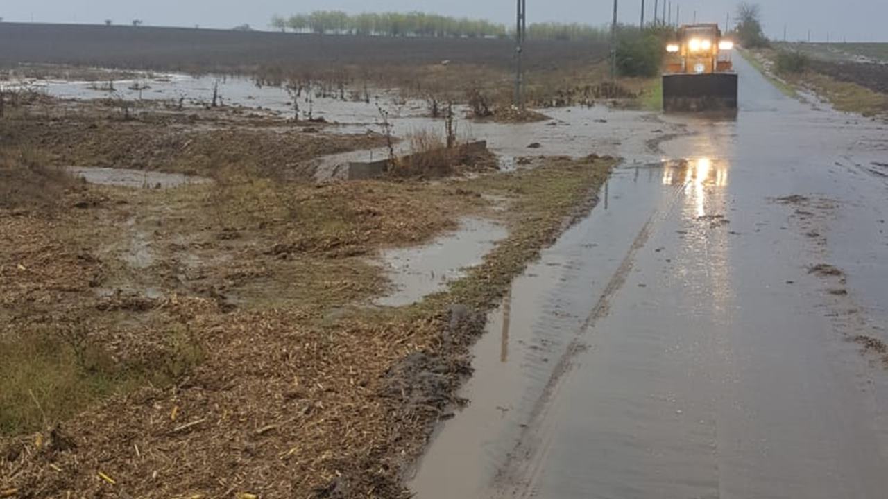 CONSTANŢA. Mai multe drumuri au fost inundate - GALERIE FOTO